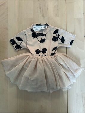 Huxbaby Cream Size 0-3 months Baby Top with Black cats and cream Tutu.